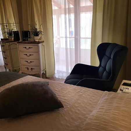 Elania Residence Targu Jiu Bagian luar foto