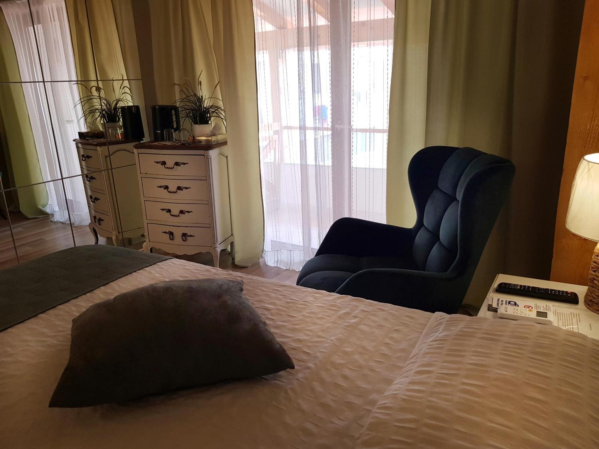 Elania Residence Targu Jiu Bagian luar foto